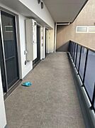 南向き側は出幅のあるワイドバルコニーです。
