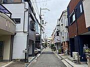 前面道路は車の往来が少ないです。
