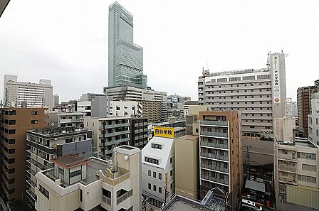 11階部分のバルコニーからの眺望は大変良好です。