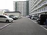 駐車場：駐車場：月額１４，０００円です（空き状況は随時管理事務所で確認が必要です）