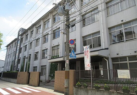 桃谷中学校まで...