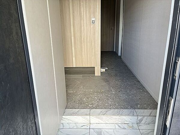 玄関を拡大表示