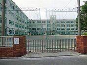 小岩第一中学校小岩第一中学校 350m