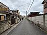 外観：前面道路含む現地写真