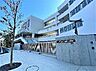 周辺：小岩第二中学校 610m