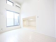 洋室6帖　アンダーロフト5帖（収納にも寝室にも使えます）
