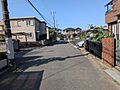 南側道路西方向