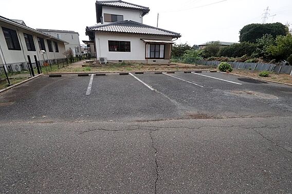 5台分の駐車ス...