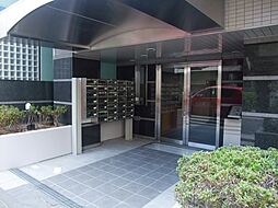 4 / 8