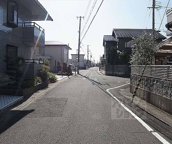 画像23:前面道路です。