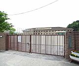 西賀茂中学校まで835m
