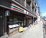 セブンイレブン京都烏丸丸太町西店まで150m