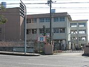 春日井市立坂下小学校（563m）