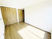 洋室 明るい洋室ではのんびりとお過ごしできます☆ 