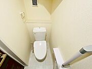トイレ トイレには快適な温水洗浄便座付き