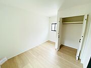 洋室 明るい洋室ではのんびりとお過ごしできます☆