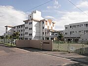 春日井市立不二小学校（360m）