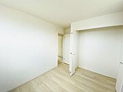 洋室 明るい洋室ではのんびりとお過ごしできます☆