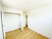 洋室 明るい洋室ではのんびりとお過ごしできます☆