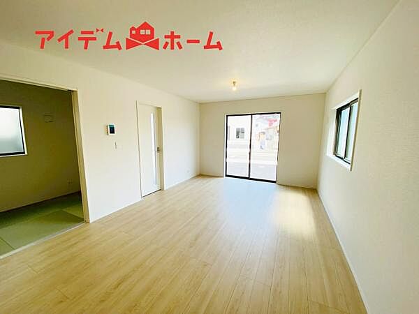 リビング/ダイニングを拡大表示