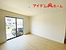 リビング/ダイニング：リビング 南向きのため明るい陽射しが射し込みます♪