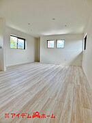 充分な広さと収納機能を備えた部屋はお子様の自発性と成長を促します。お子様の成長を支える、勉強や好きなことに没頭する学びの空間にどうぞ。