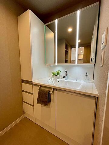 洗面 ユトリシア　五番街 3階/-