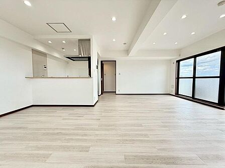 一日の長い時間を過ごすリビング。陽光の注ぐ明るい空間です