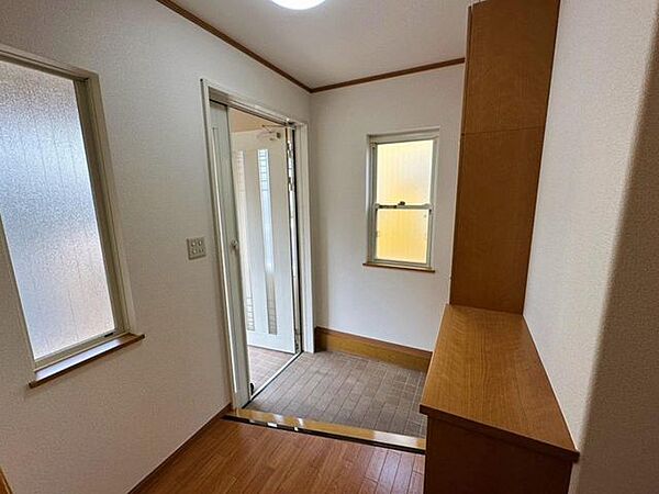 玄関を拡大表示