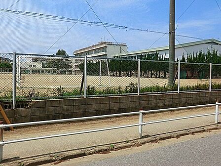八千代市立高津中学校 徒歩18分。 1440m