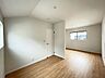 子供部屋：子供部屋にぴったりな洋室。明るい空間で成長を見守ります