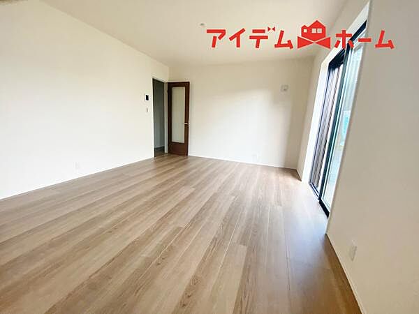 リビング/ダイニングを拡大表示