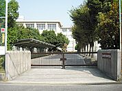 春日井市立柏原中学校（140m）