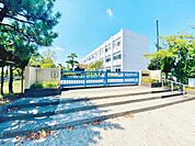 瀬戸市立西陵小学校（520m）