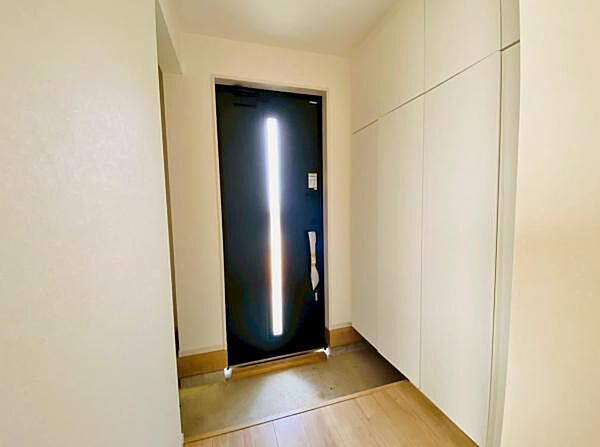 玄関を拡大表示