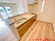 休日、平日問わずお気軽にお問合せくださいませ。