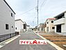 外観：前面道路 平日・土日問わずご案内致します！お気軽にお問合わせ下さい♪ 