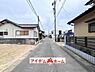 外観：前面道路 平日・土日問わずご案内致します！お気軽にお問合わせ下さい♪ 