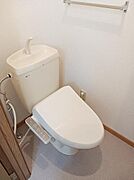 ウォッシュレット付いています。