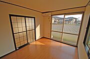 洋室エアコン付いています。