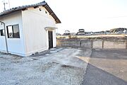 裏入口・駐車場