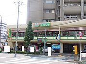飲食店「サイゼリアまで290m」