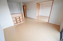 ヴィルドミール中今泉 302号室 3階2LDKのリビング/ダイニング