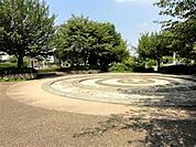 公園「小曽根緑地まで1616m」