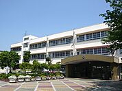 小学校「尼崎市立浦風小学校まで286m」