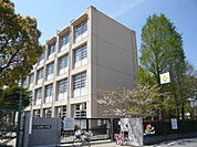 小学校「尼崎市立武庫南小学校まで805m」