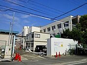 小学校「尼崎市立難波小学校まで311m」