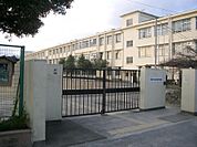 中学校「尼崎市立立花中学校まで657m」