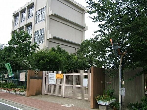 画像25:小学校「尼崎市立立花西小学校まで231m」