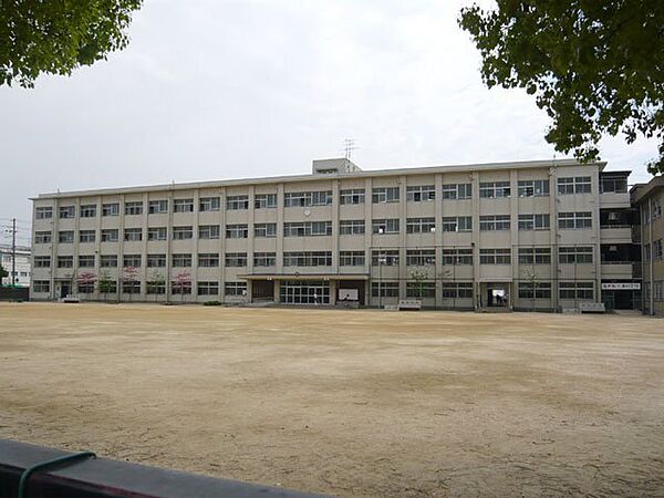 画像25:小学校「尼崎市立浜小学校まで595m」